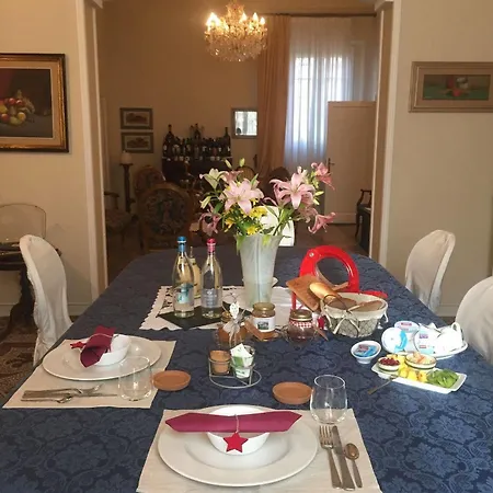 Dimora Storica Ai Casini D'ardenza Couette-café Ardenza