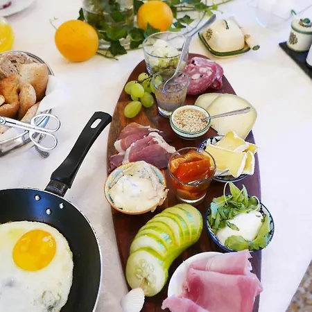 Dimora Storica Ai Casini D'ardenza 3* Ardenza